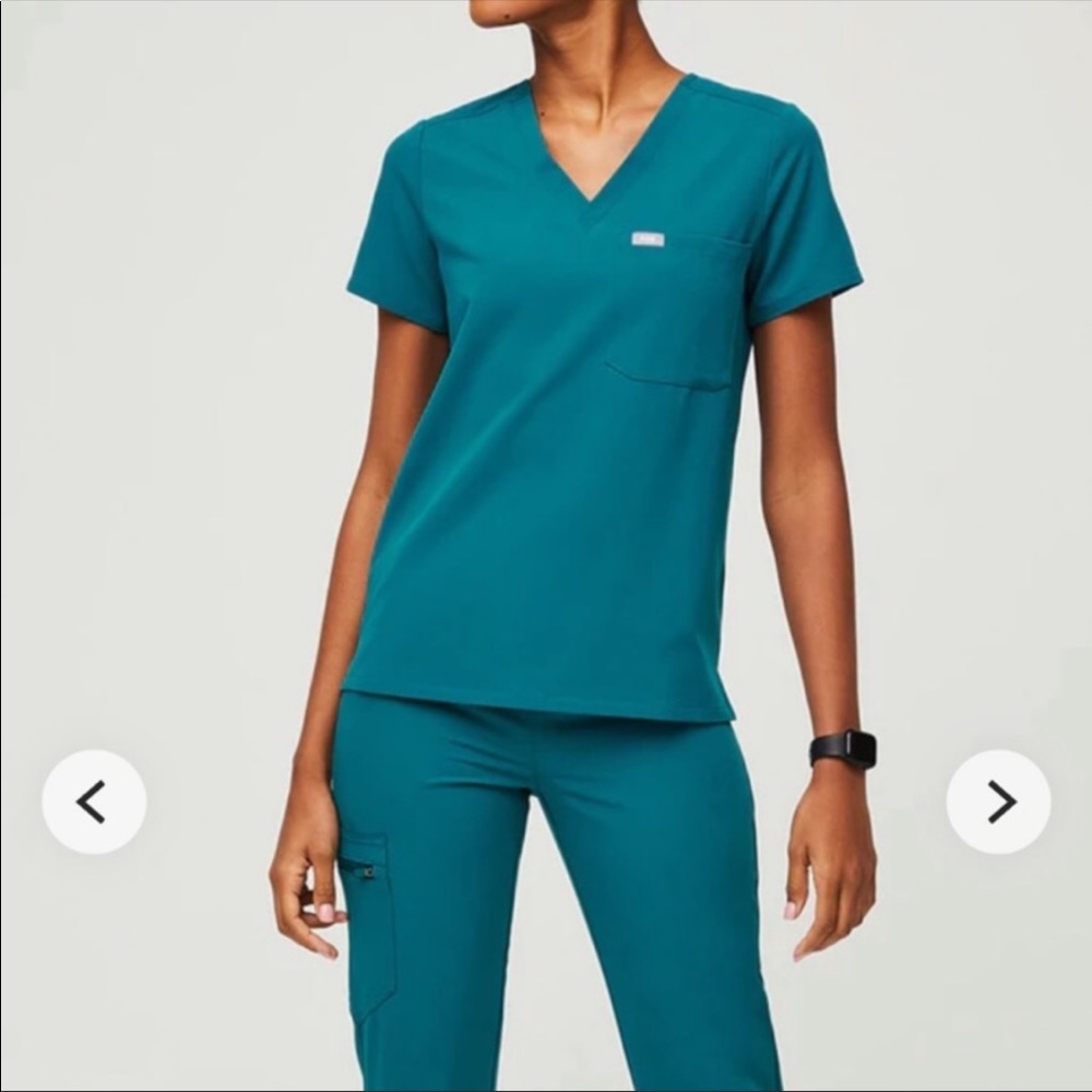 Figs - Pacific blue scrub top